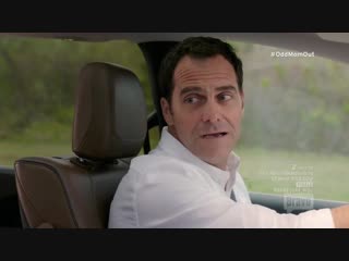 Белая ворона / Odd Mom Out / S02E09 из 10 / на русском